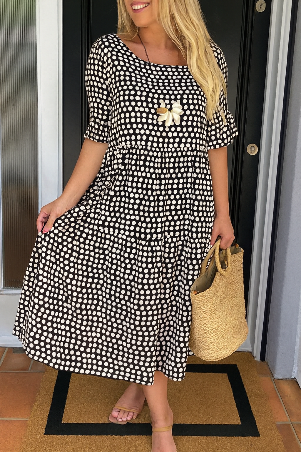 Aimée | ROBE MIDI À MANCHES COURTES SABLE