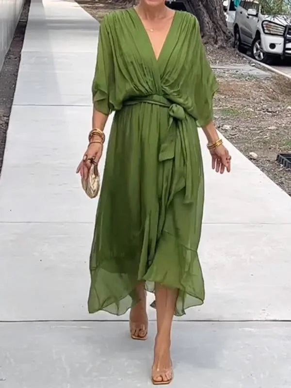 Louisa – Robe en chiffon avec décolleté en v