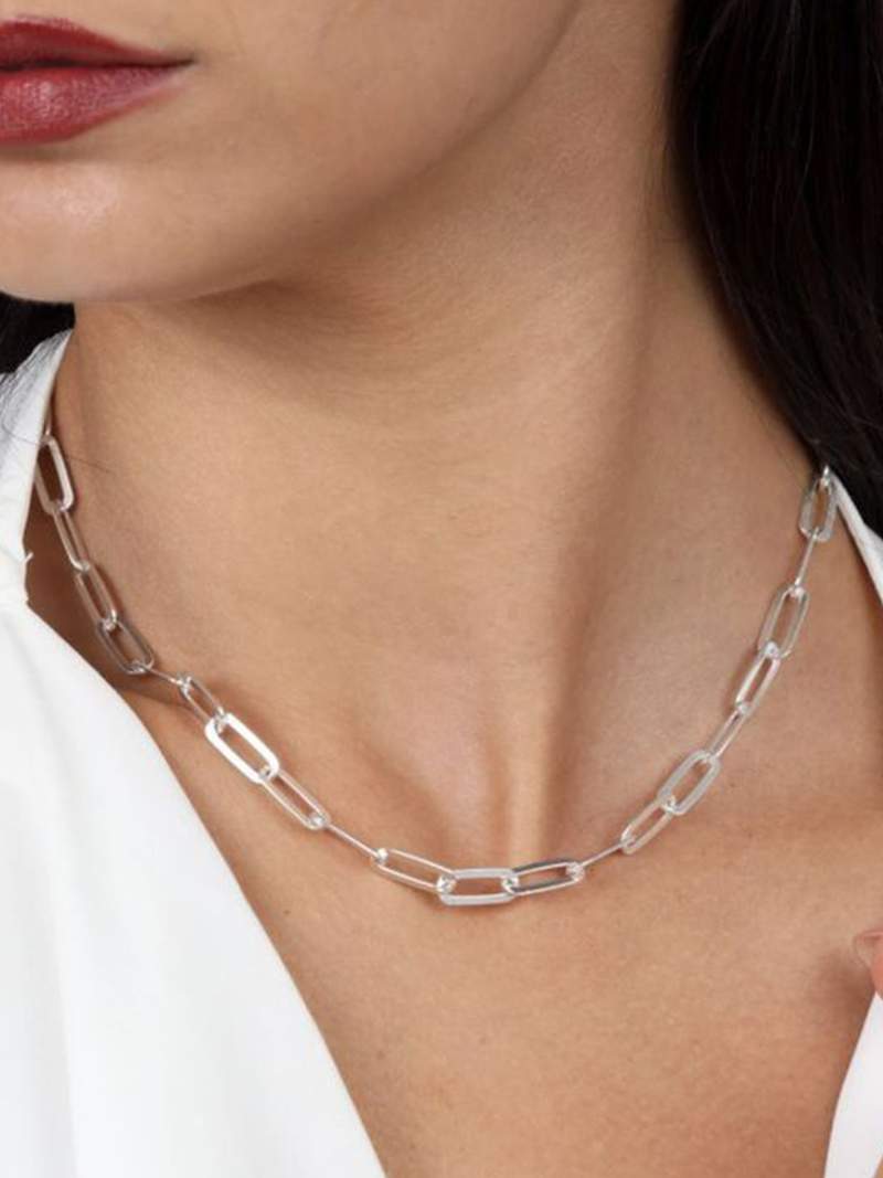Collier plaqué or à motif nœud