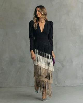 Clara | Robe midi élégante avec manches à franges