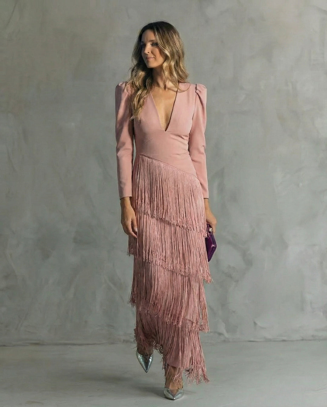 Clara | Robe midi élégante avec manches à franges