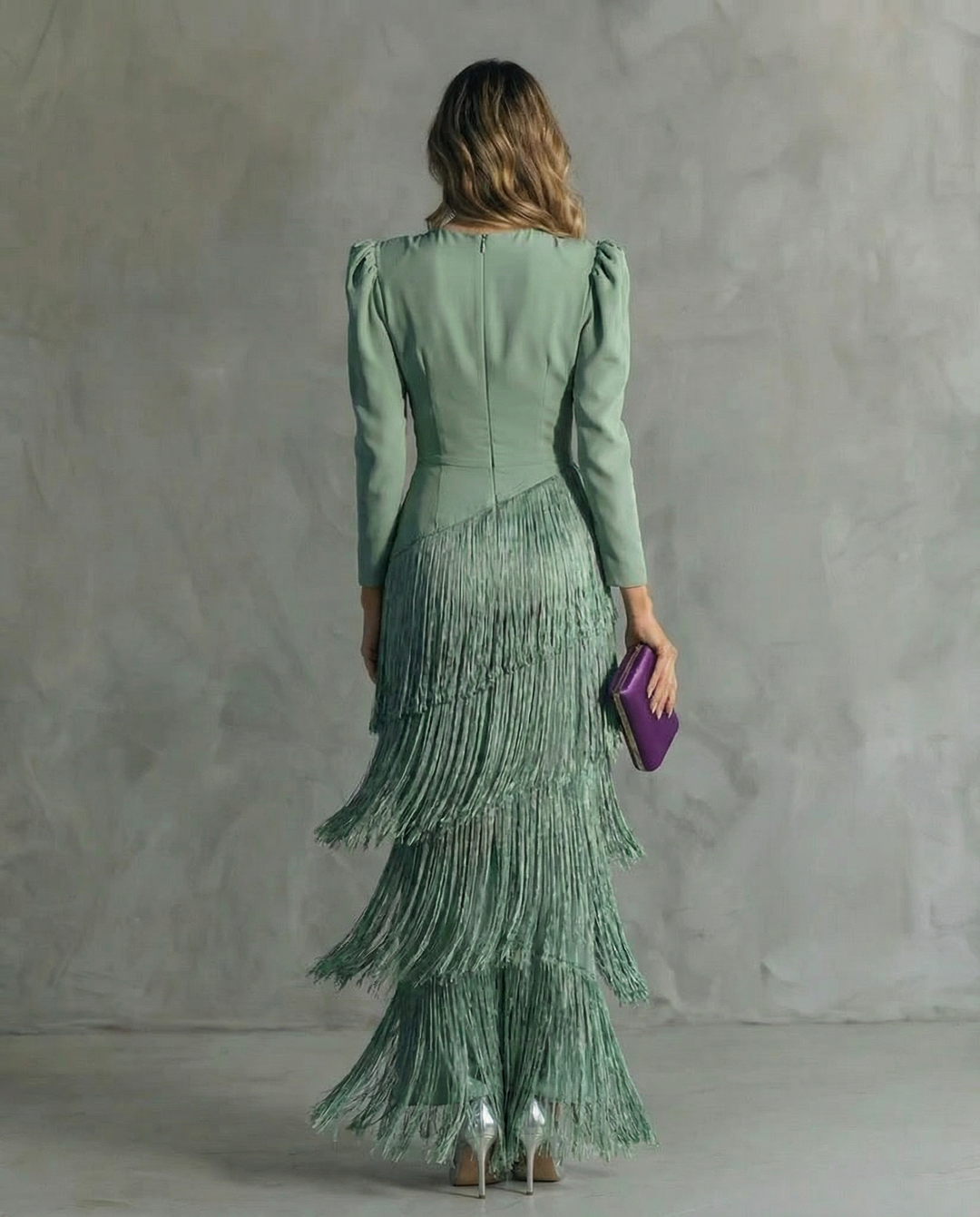 Clara | Robe midi élégante avec manches à franges