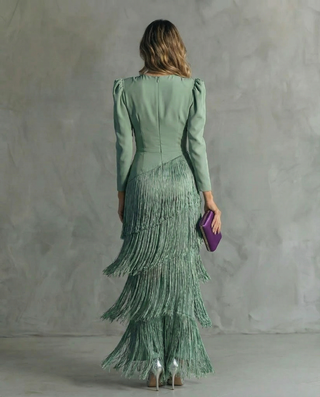 Clara | Robe midi élégante avec manches à franges